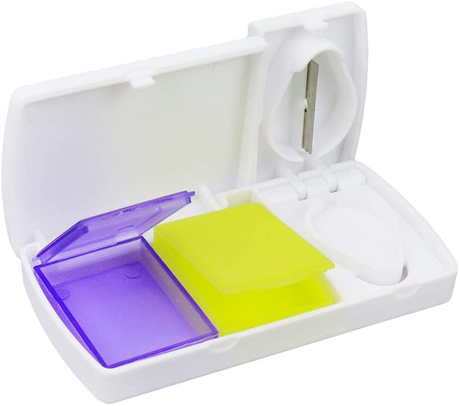 Pequeña caja de almacenamiento de pastillas de plástico portátil con cortador